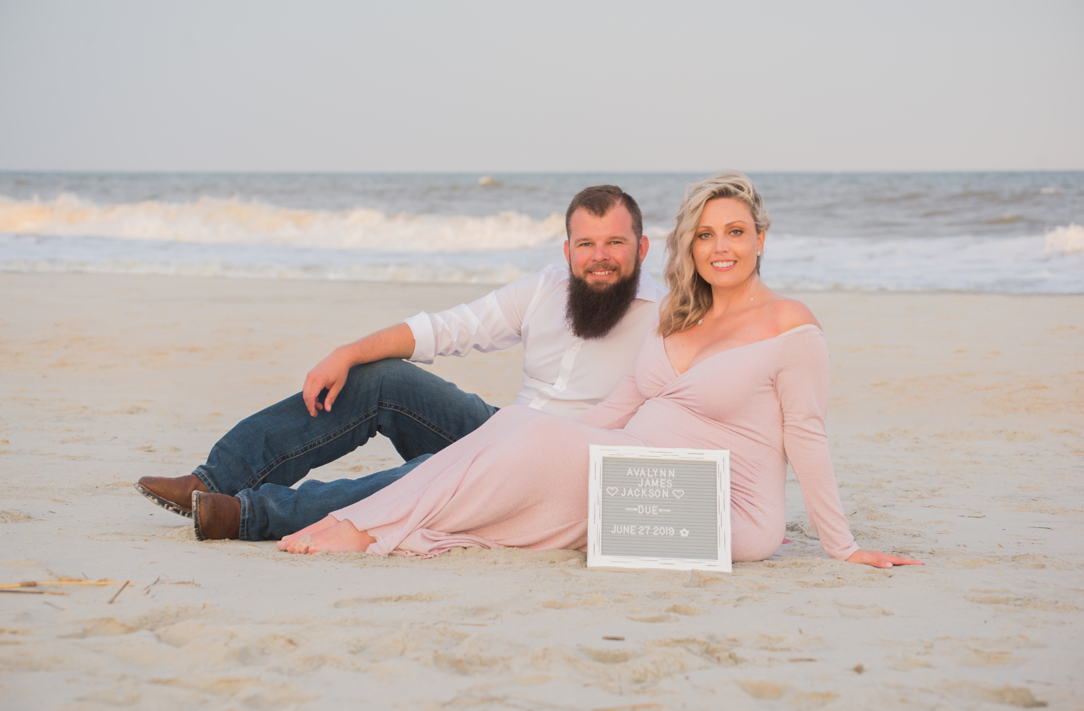 Read more about the article 5 Maternity Session Ideas To Include Your Partner